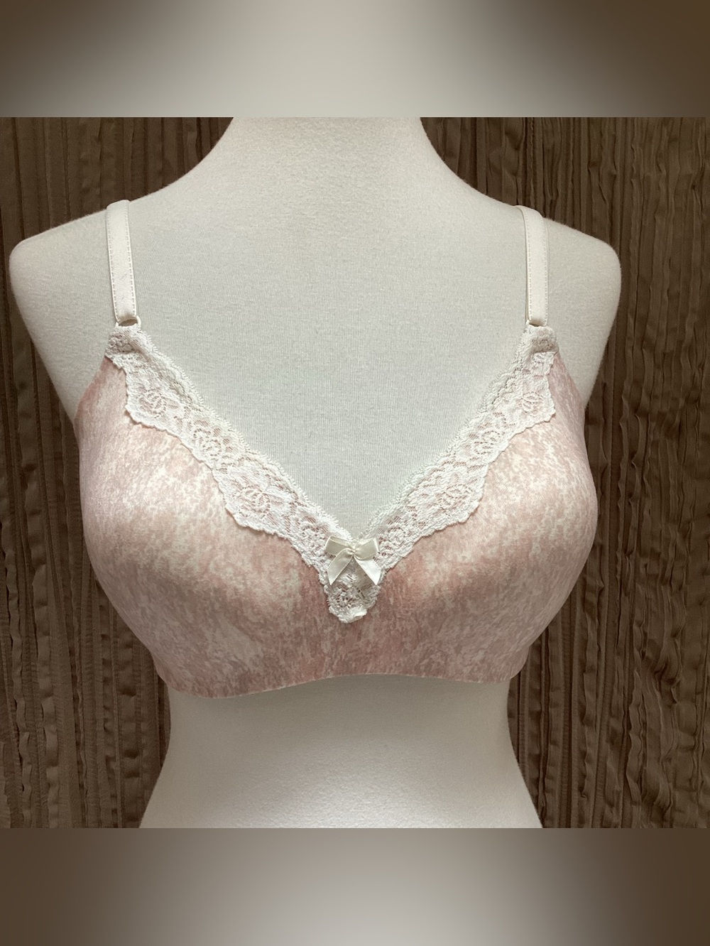 Maidenform Comfort Devotion Wireless Push-up Bra,#9546,lace trim,adj straps, 36D